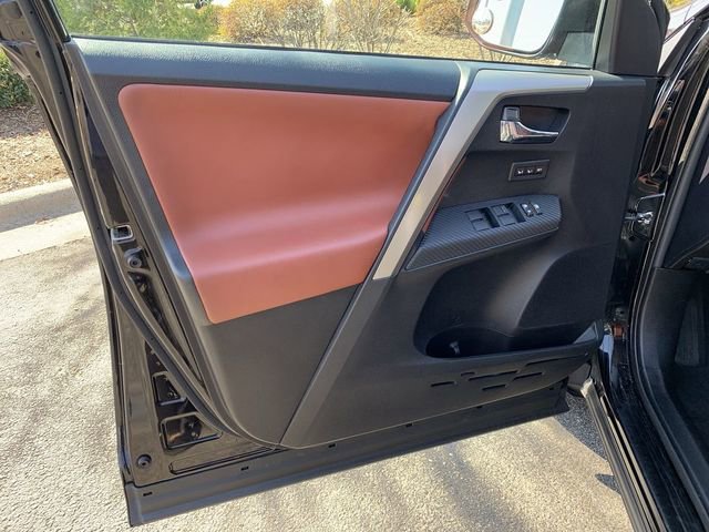 Used 2015 Toyota RAV4 Limited image 17