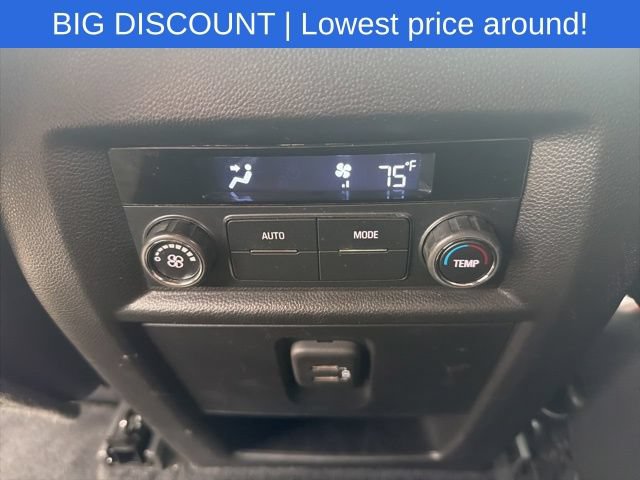 Used 2023 Chevrolet Traverse LT AWD/4WD image 23