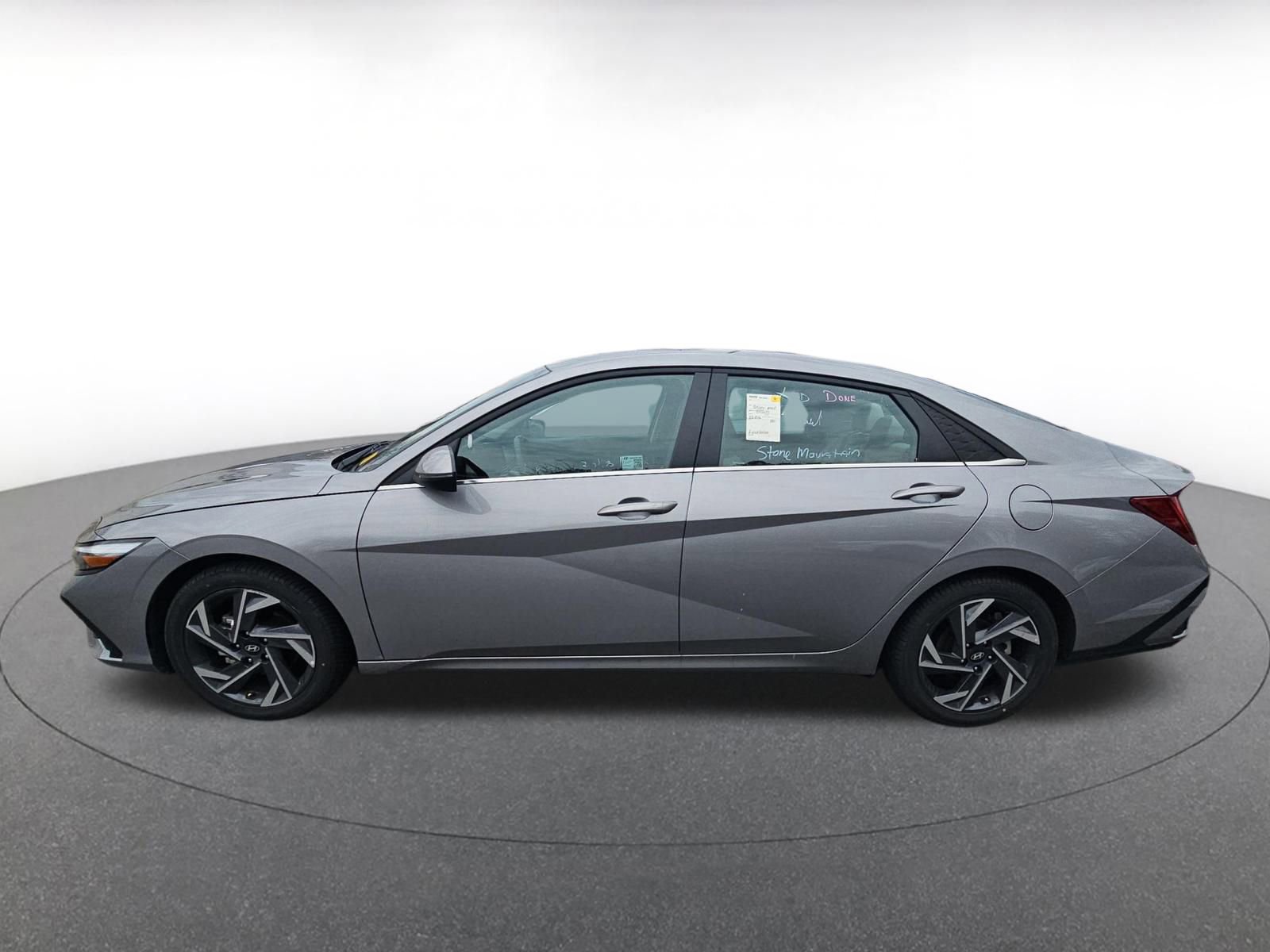 Used 2025 Hyundai Elantra Limited image 5