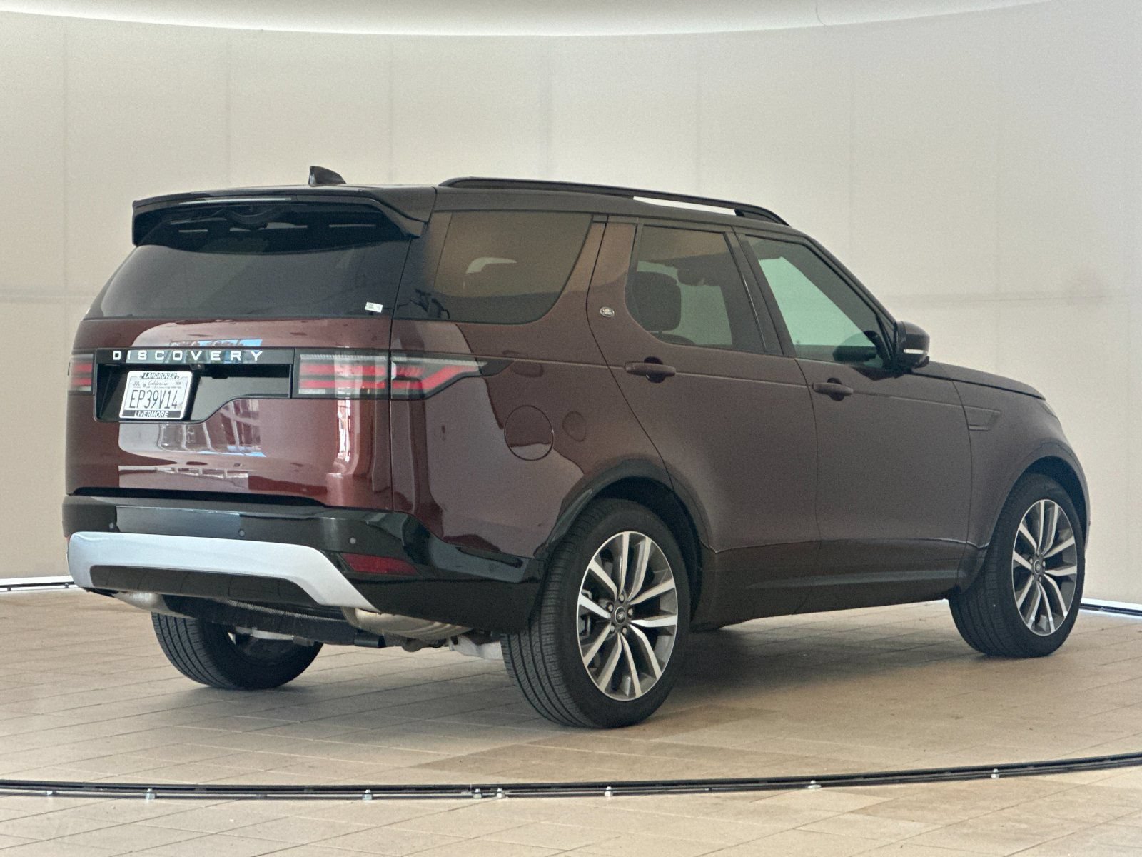 Used 2026 Land Rover Discovery Limited Edition AWD/4WD image 6