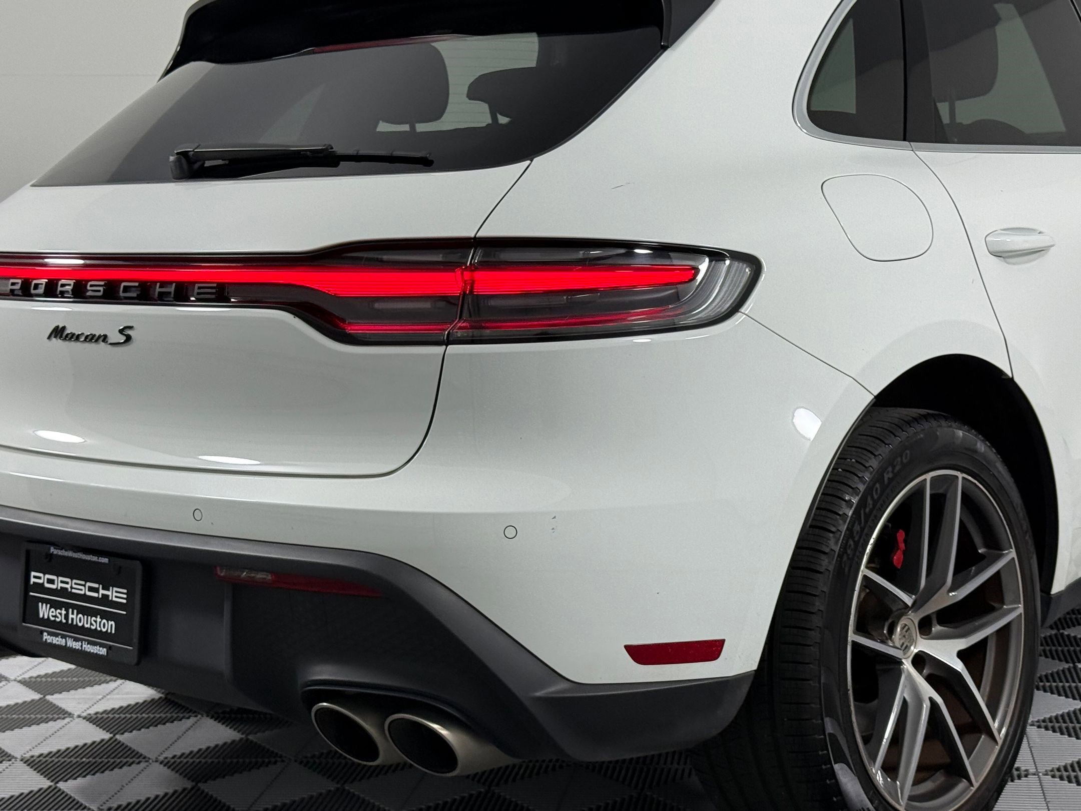 Used 2022 Porsche Macan S image 13