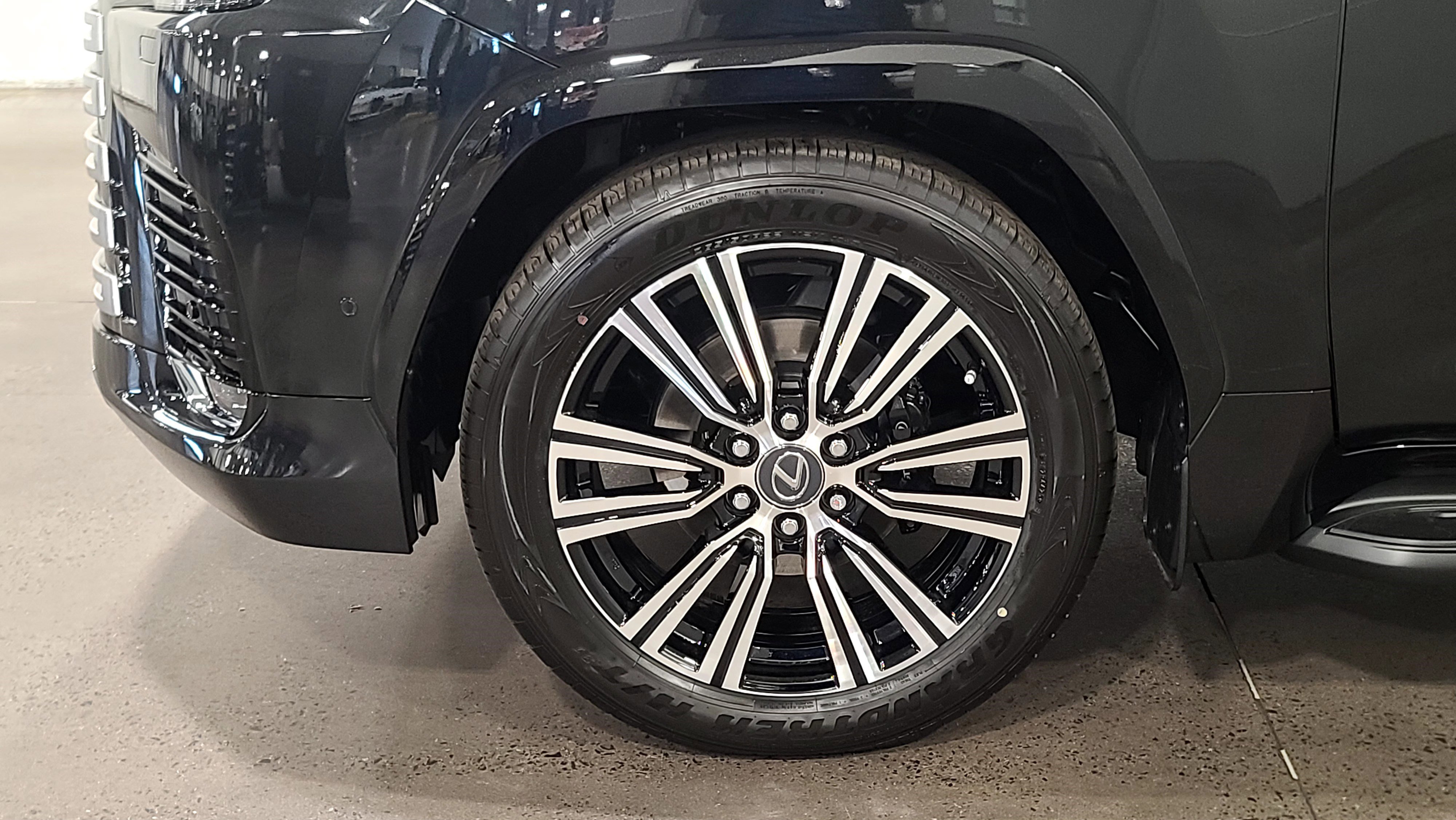 New 2026 Lexus LX 700h Luxury AWD/4WD image 13