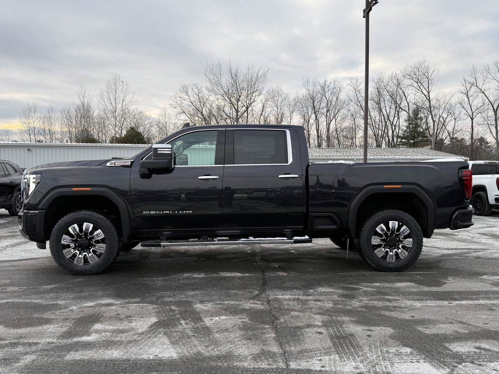 New 2026 GMC Sierra 2500 Denali w/ Denali Reserve Package image 8
