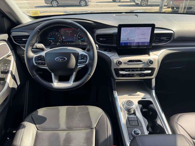 Used 2022 Ford Explorer XLT w/ Equipment Group 202A AWD/4WD image 19