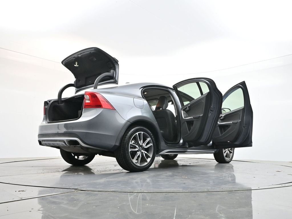 Used 2017 Volvo S60 T5 Cross Country Platinum image 45