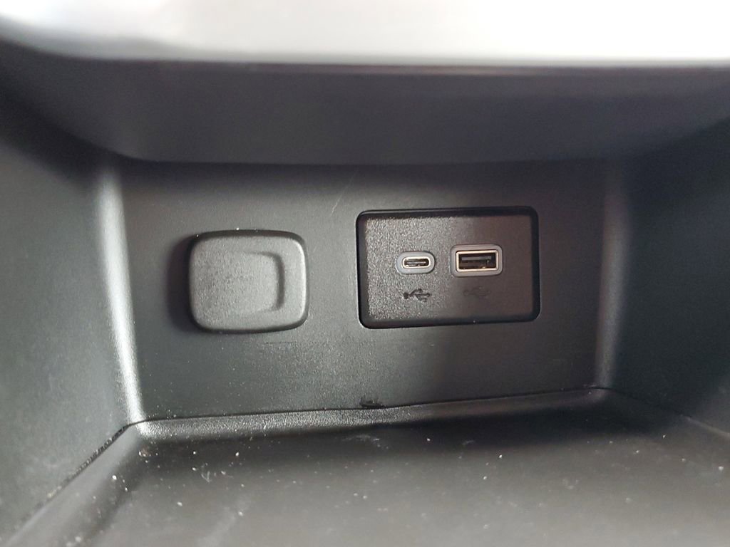 Used 2023 GMC Acadia SLE w/ Driver Convenience Package image 28