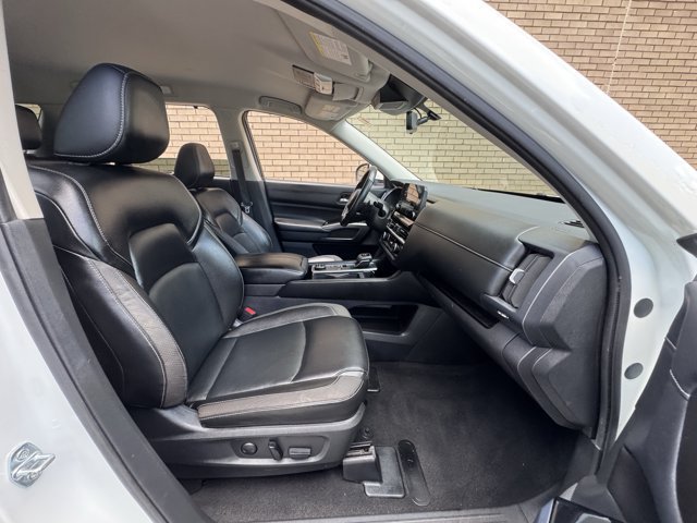 Used 2023 Nissan Pathfinder SL AWD/4WD image 7