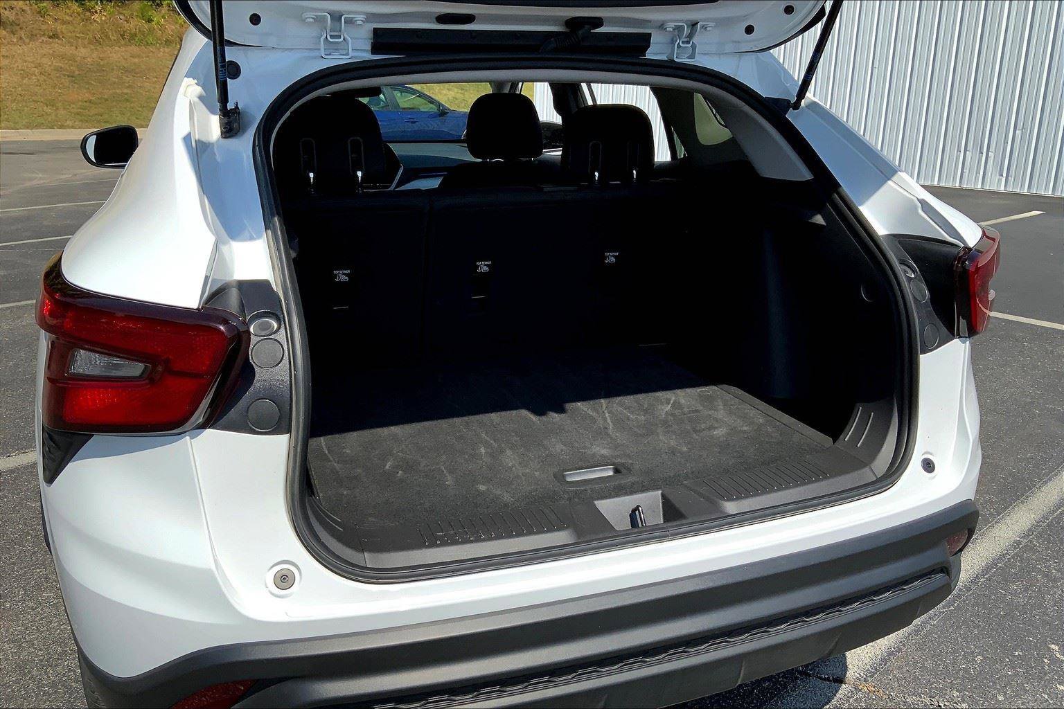 Used 2025 Chevrolet Trax LS image 25