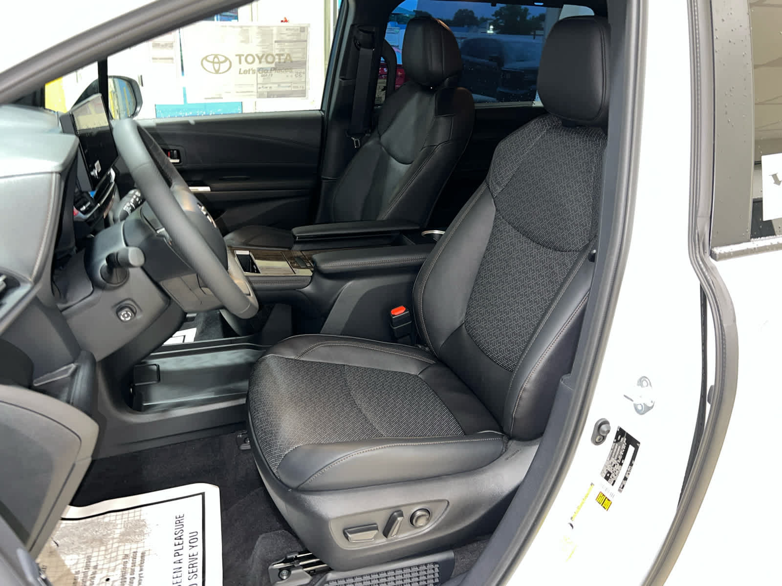 New 2026 Toyota Sienna Platinum AWD/4WD image 17