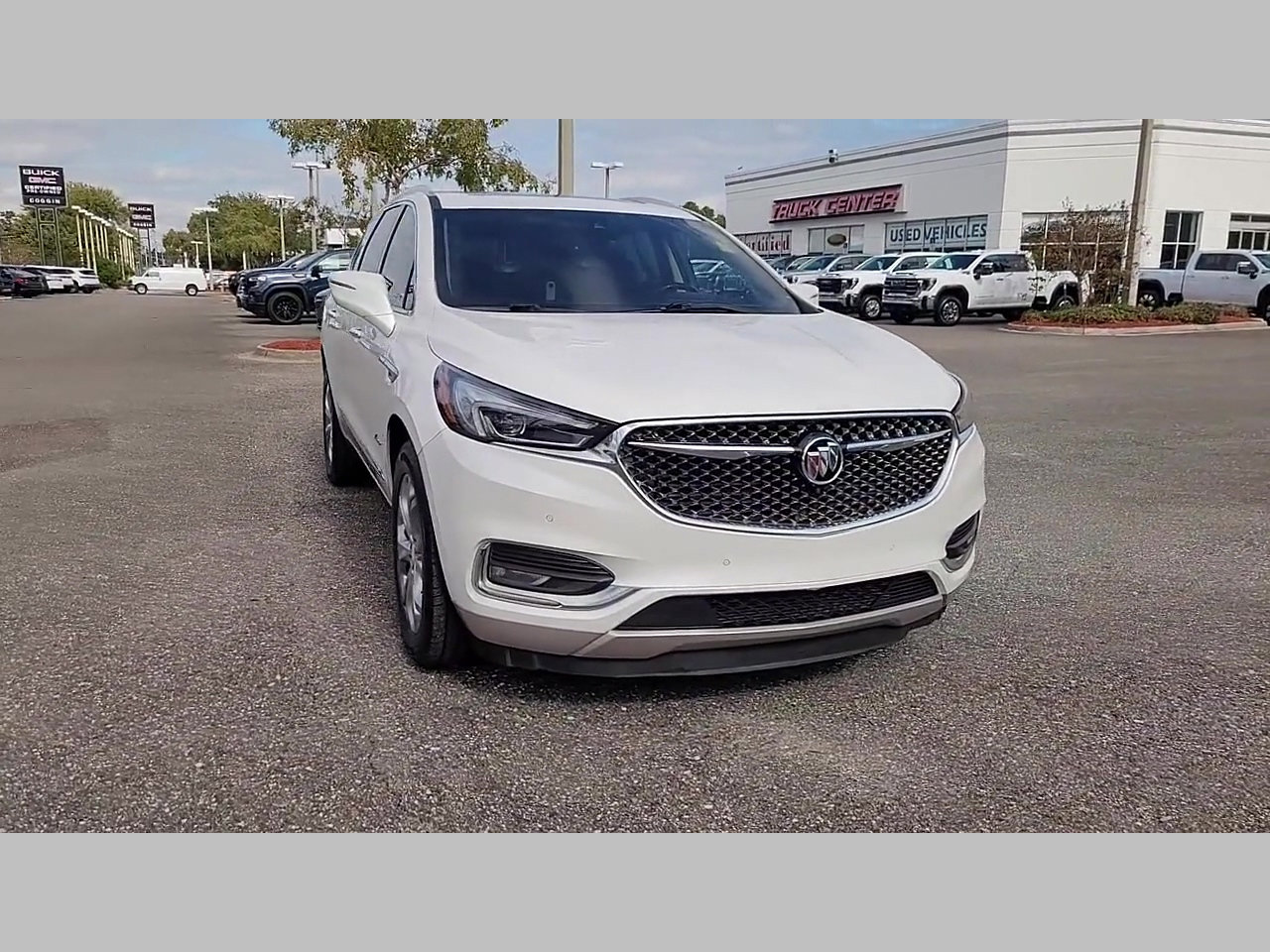Used 2018 Buick Enclave Avenir w/ Avenir Technology Package image 31