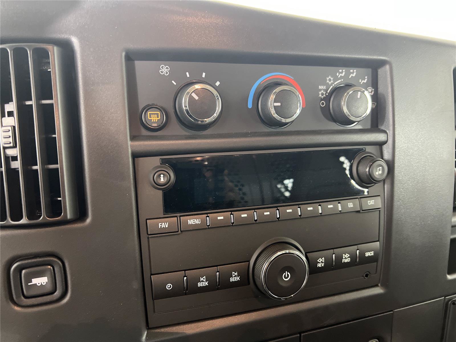 New 2025 GMC Savana 2500 w/ Driver Convenience Package RWD image 21