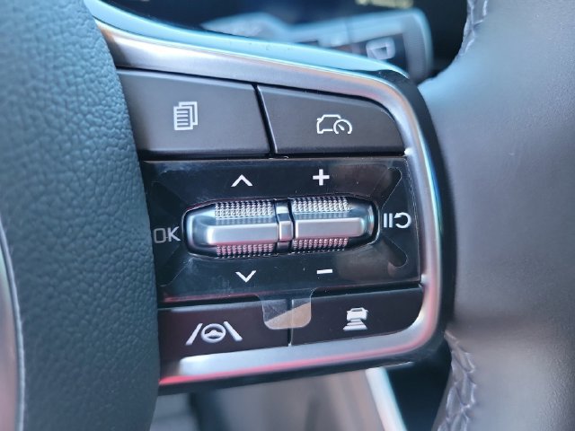 New 2026 Kia Carnival EX FWD image 25