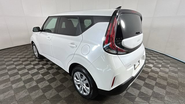 Used 2024 Kia Soul LX FWD image 4