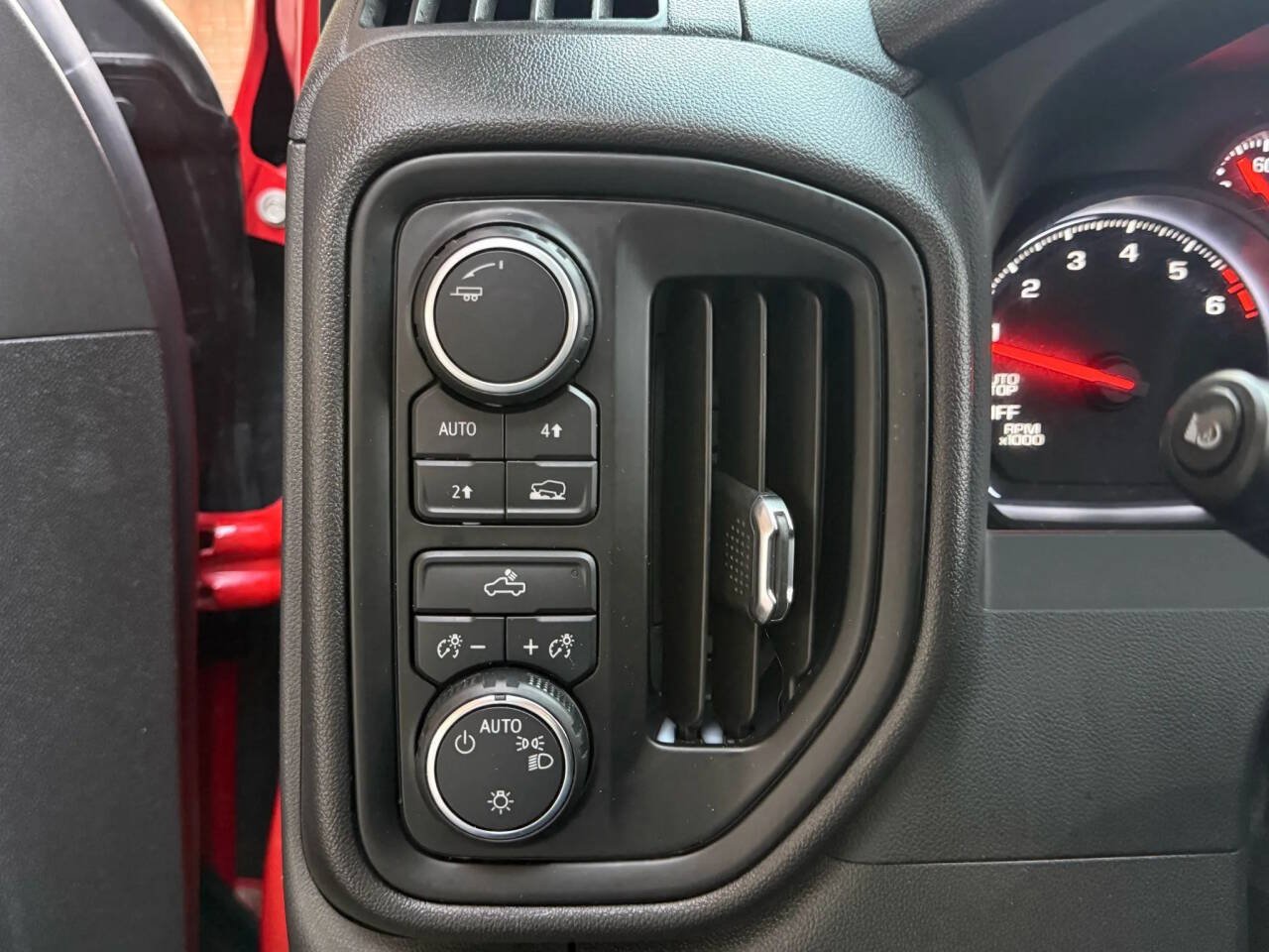 Used 2022 Chevrolet Silverado 1500 Custom AWD/4WD image 20