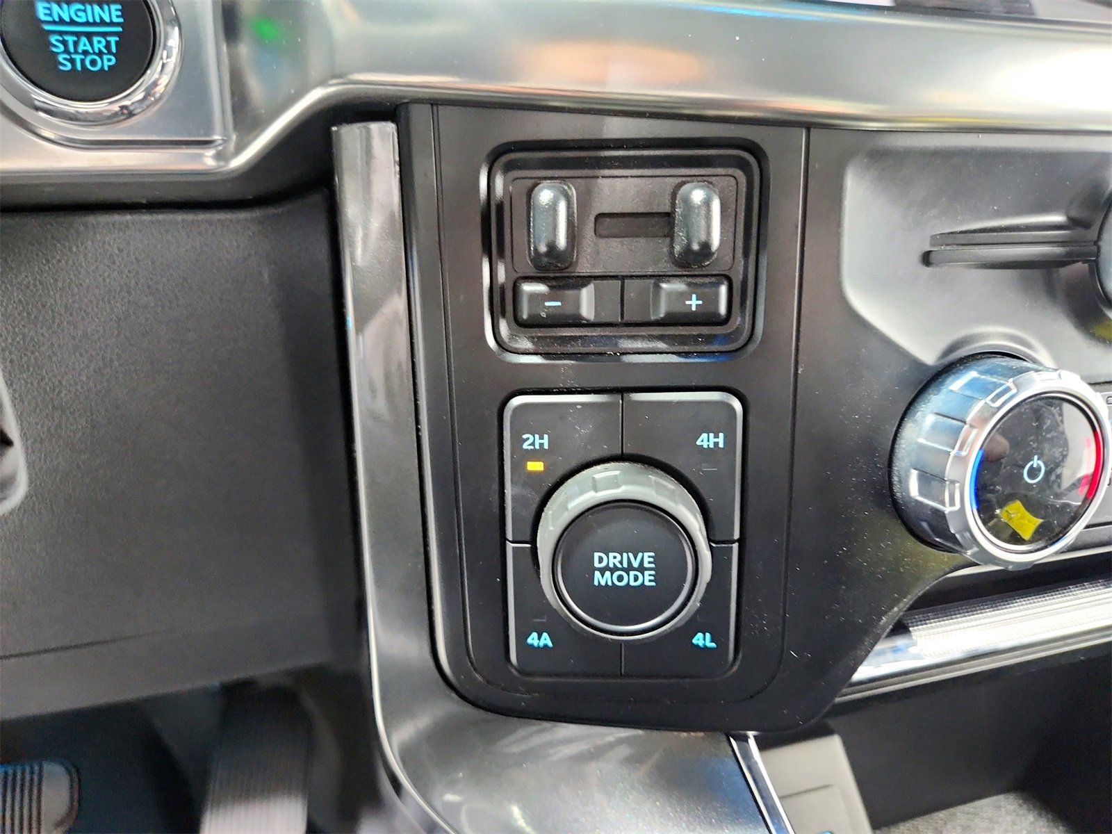 Used 2023 Ford F150 Lariat image 26