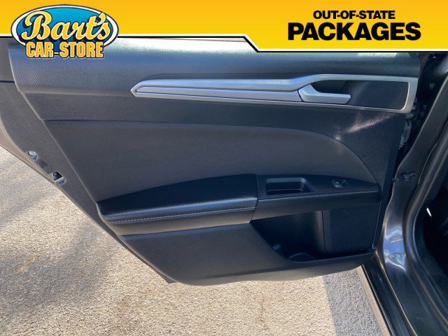 Used 2020 Ford Fusion SE image 17