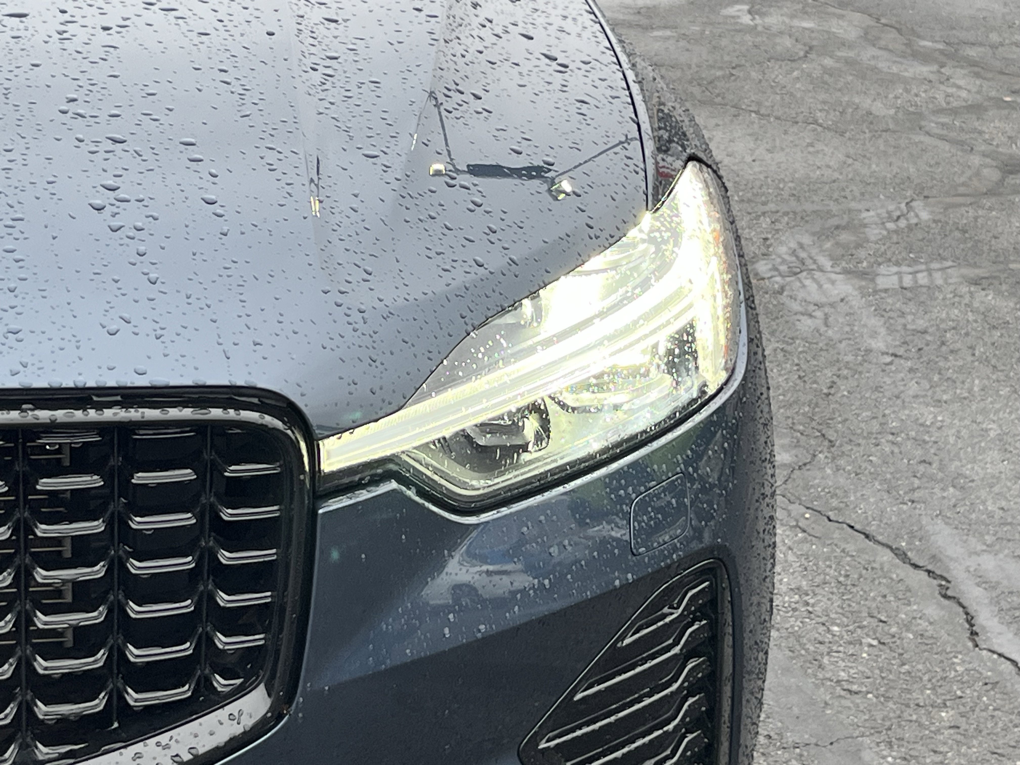 Used 2023 Volvo XC60 T8 Plus image 10