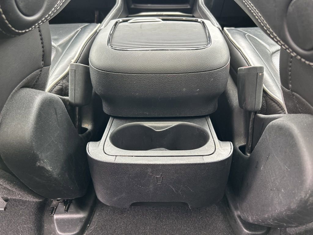 Used 2024 Chrysler Pacifica Premium image 40