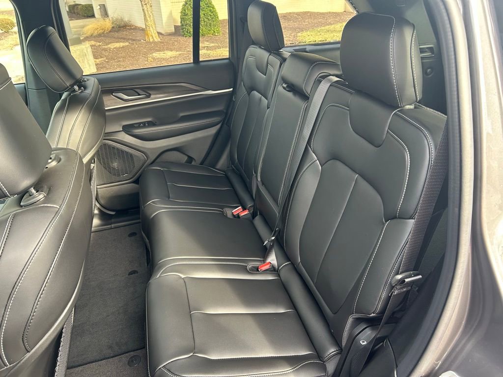 New 2025 Jeep Grand Cherokee Limited image 19