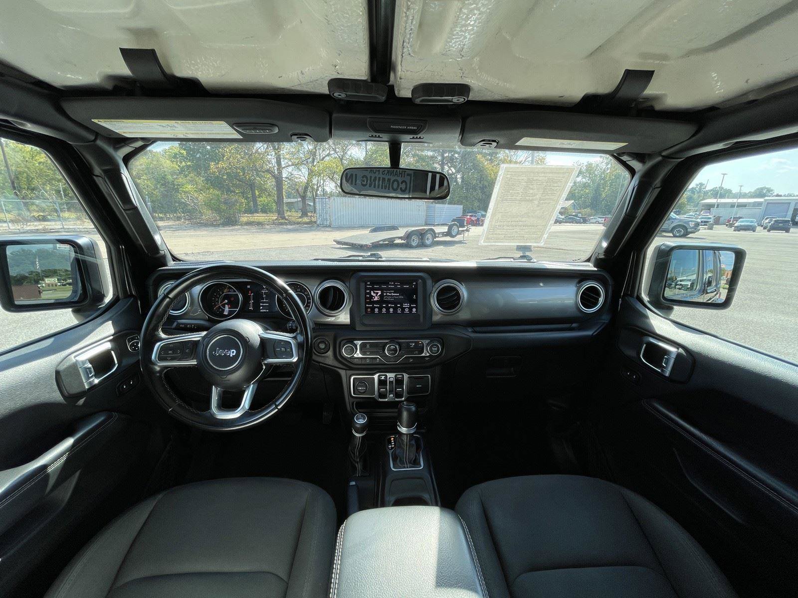 Used 2020 Jeep Wrangler Unlimited Sahara image 33
