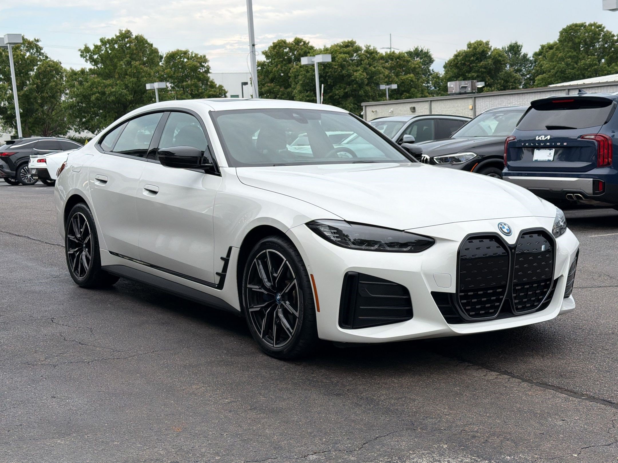 Certified 2023 BMW i4 eDrive40 w/ M Sport Package RWD image 7