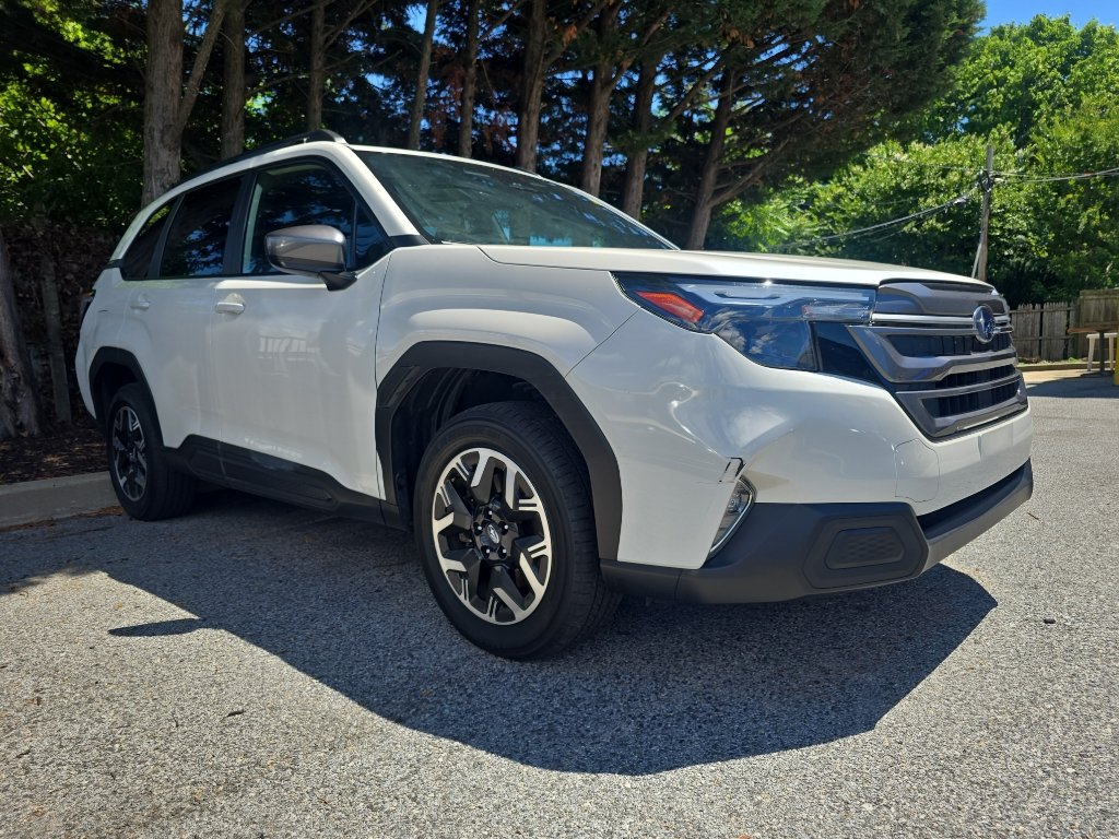 Used 2025 Subaru Forester Premium AWD/4WD image 2