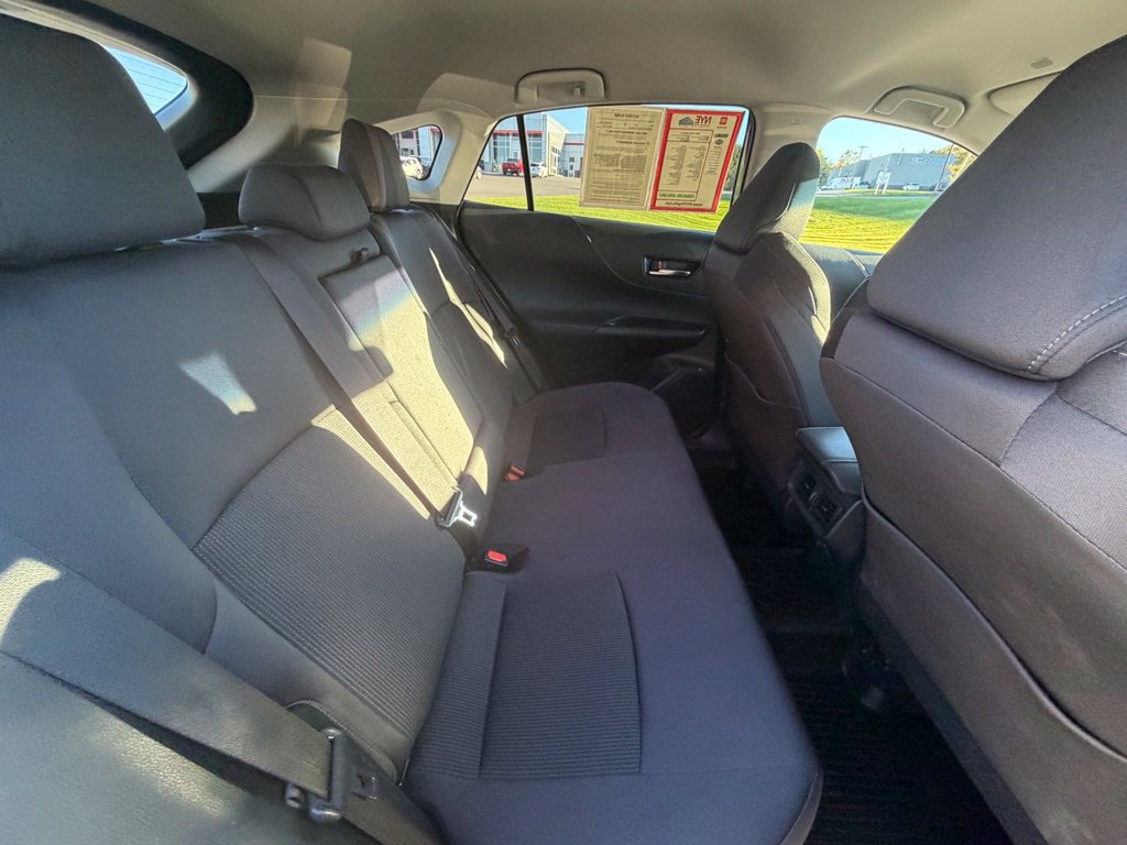 Used 2024 Toyota Venza LE AWD/4WD image 37