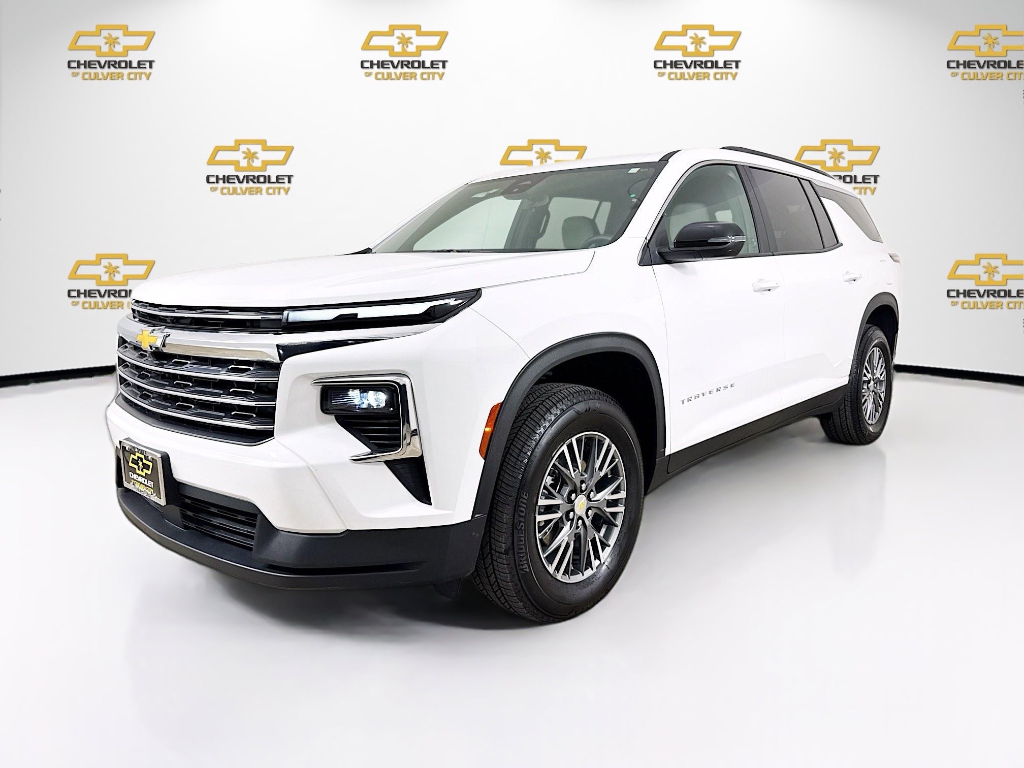Used 2025 Chevrolet Traverse LT w/ LPO, Floor Liner Package AWD/4WD image 3