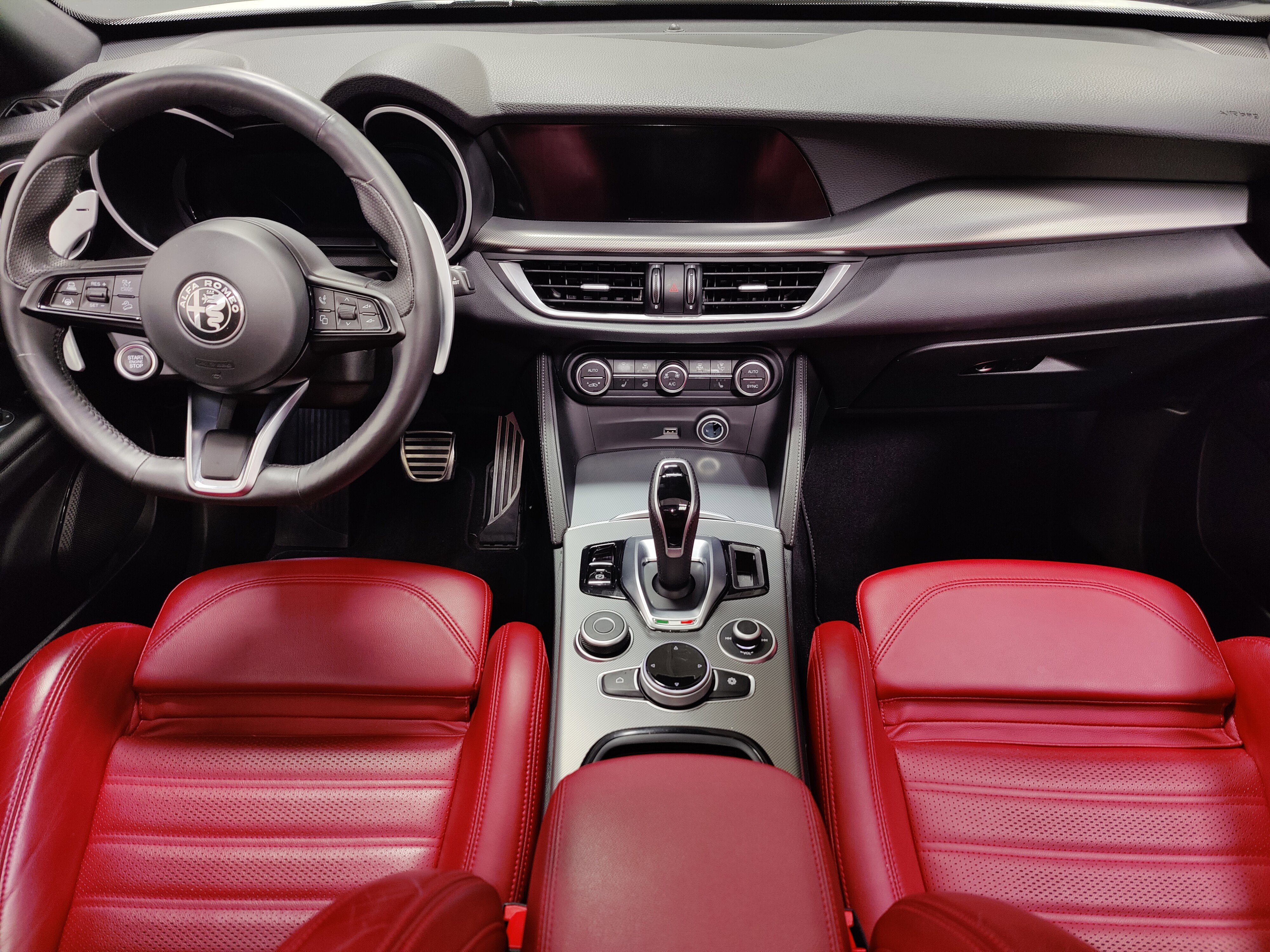 Certified 2024 Alfa Romeo Stelvio Veloce image 22