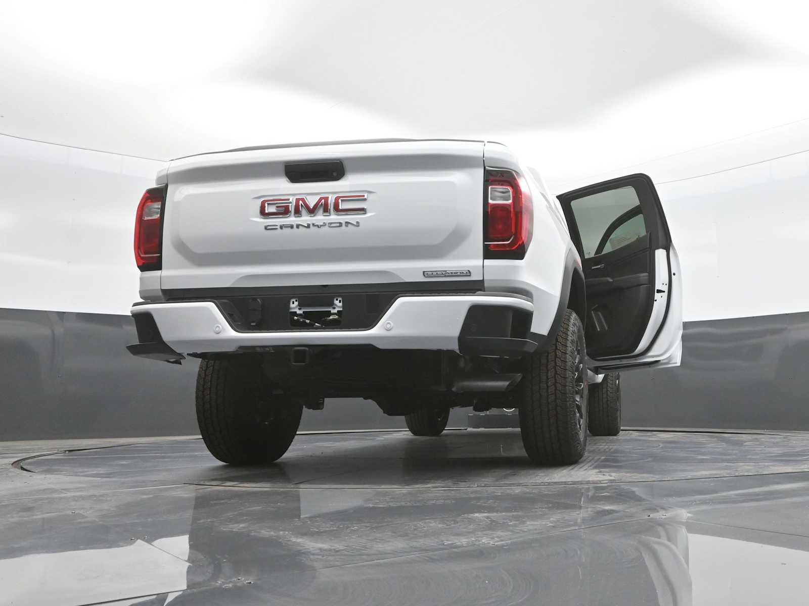 New 2026 GMC Canyon Elevation w/ Convenience Package RWD image 47