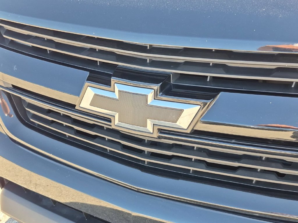 Used 2016 Chevrolet Colorado Z71 w/ Z71 Midnight Edition AWD/4WD image 9