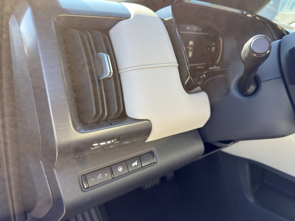 New 2026 Nissan Pathfinder SL AWD/4WD image 14