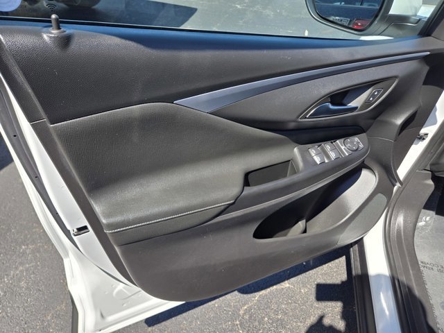 Used 2025 Buick Envista Preferred image 33
