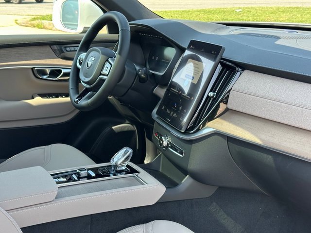 New 2026 Volvo XC90 T8 Plus image 12