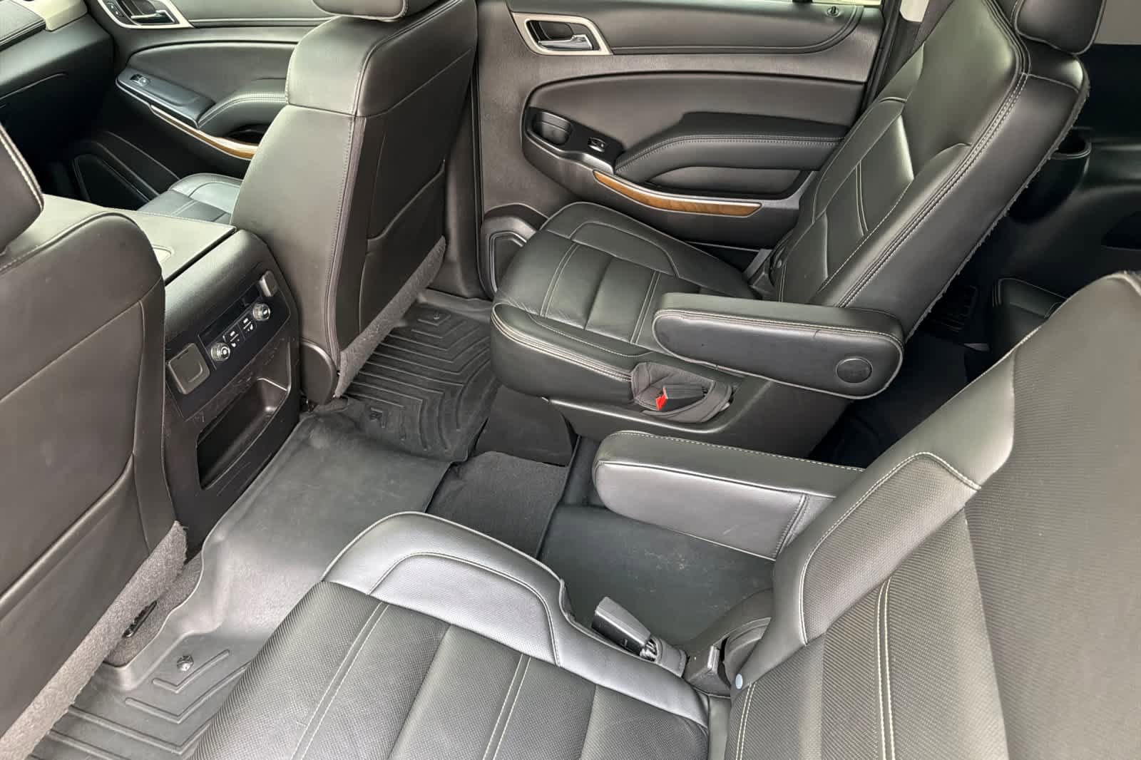 Used 2020 GMC Yukon XL Denali image 4