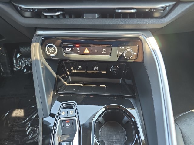 Used 2025 Audi Q5 Premium w/ Convenience Package AWD/4WD image 27