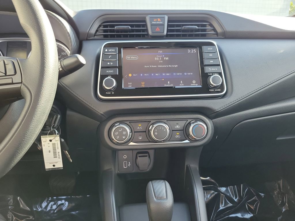 Used 2025 Nissan Versa S w/ Trunk Package image 12