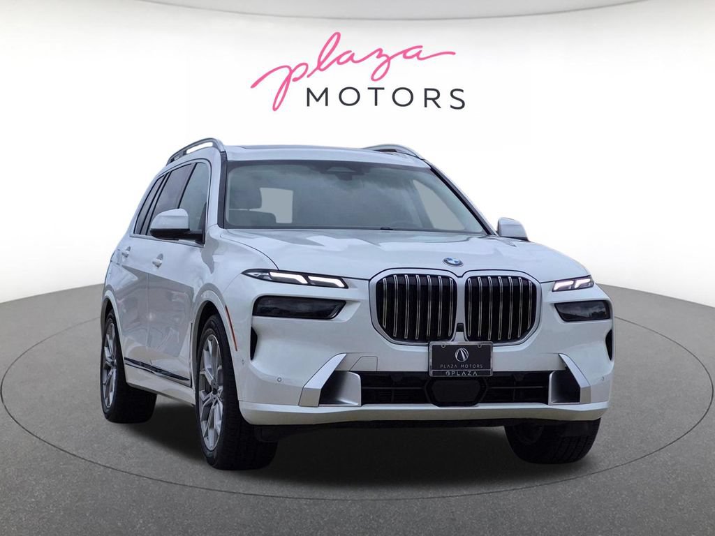 Certified 2025 BMW X7 xDrive40i w/ Premium Package AWD/4WD image 3