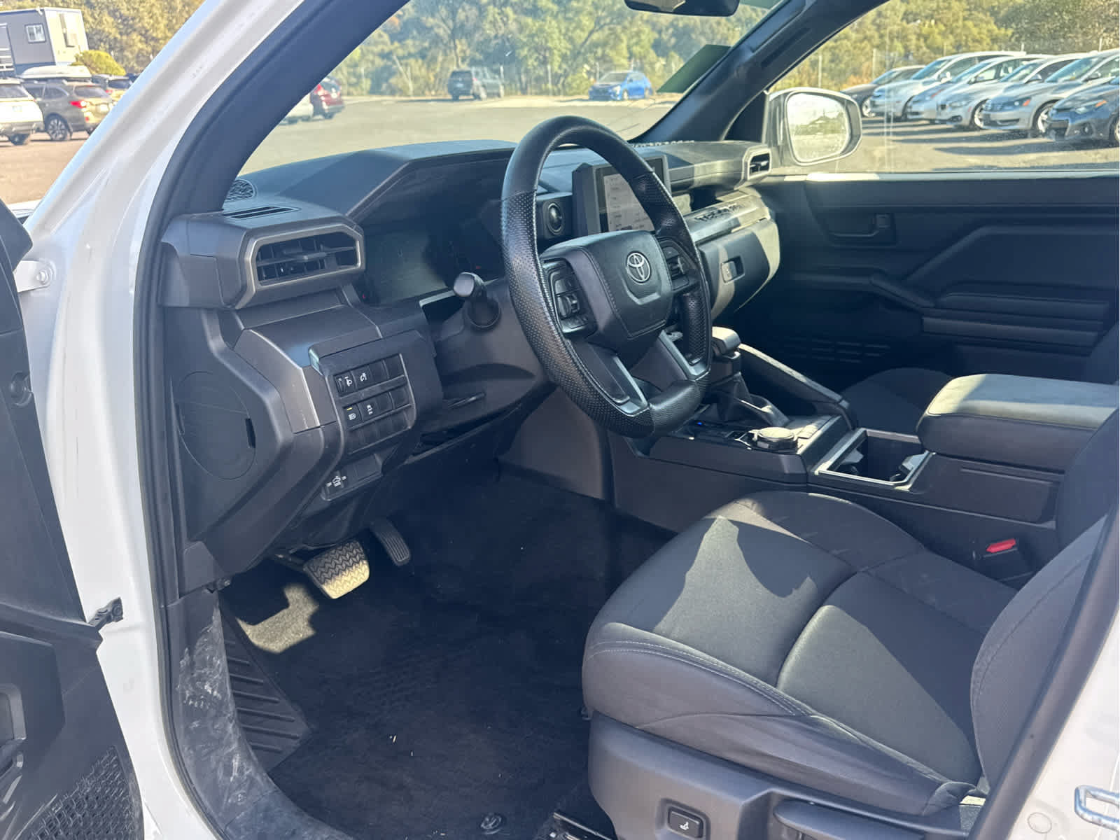Used 2024 Toyota Tacoma SR5 AWD/4WD image 12