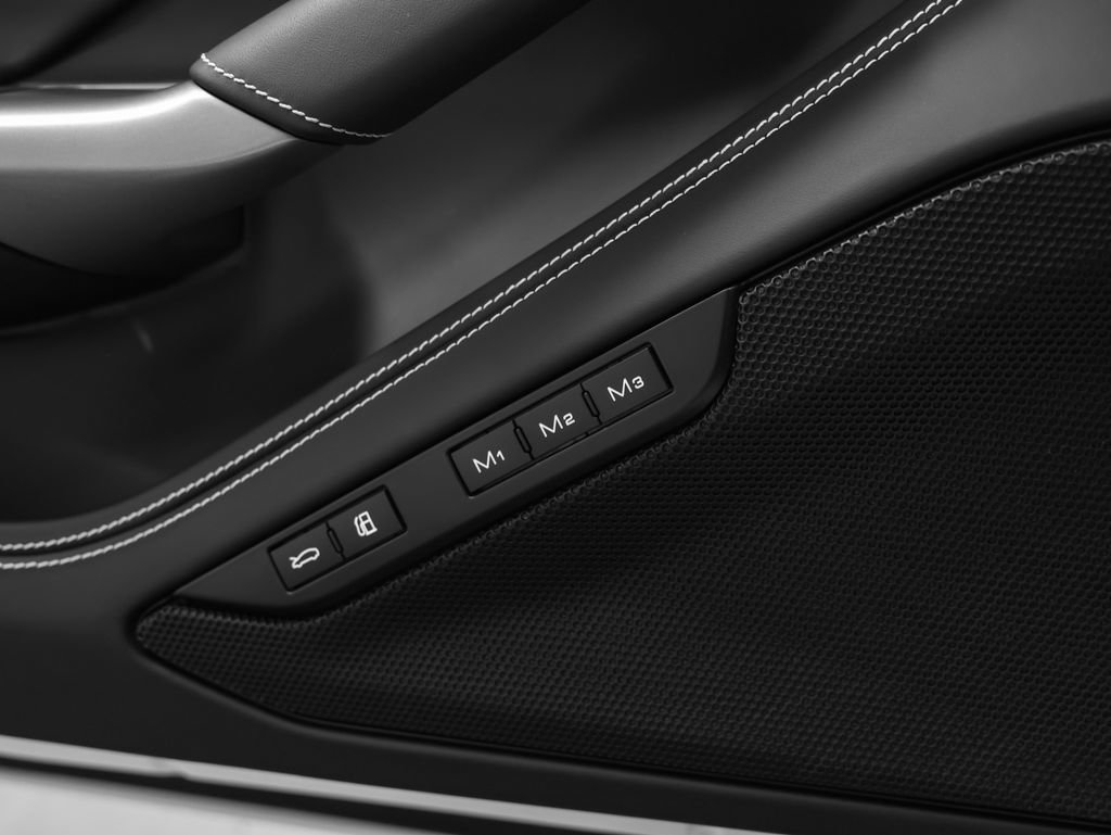 Certified 2022 Ferrari F8 Tributo RWD image 43