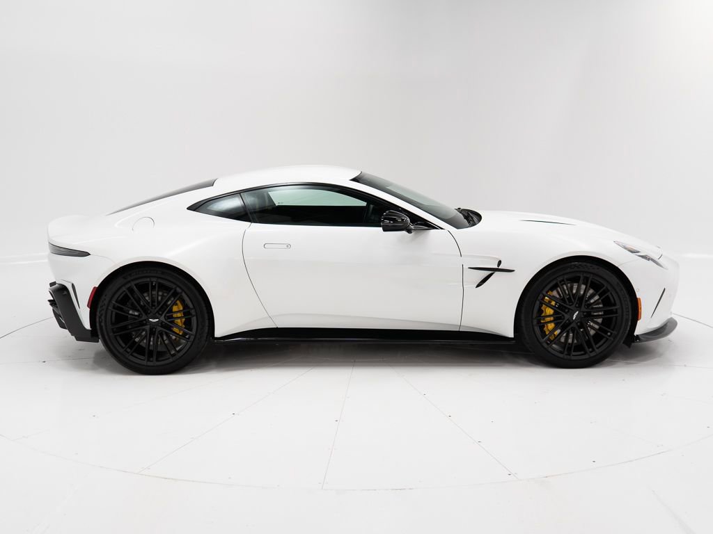 Used 2025 Aston Martin V8 Vantage Coupe image 6