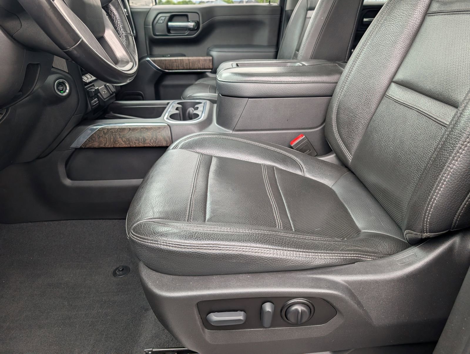 Used 2021 GMC Sierra 1500 Denali w/ Driver Alert Package II AWD/4WD image 16