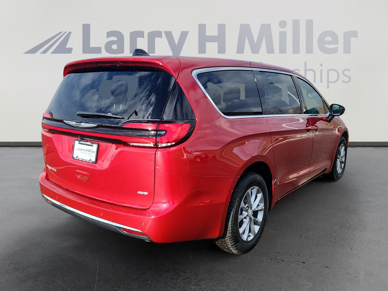 New 2026 Chrysler Pacifica Select AWD/4WD image 6