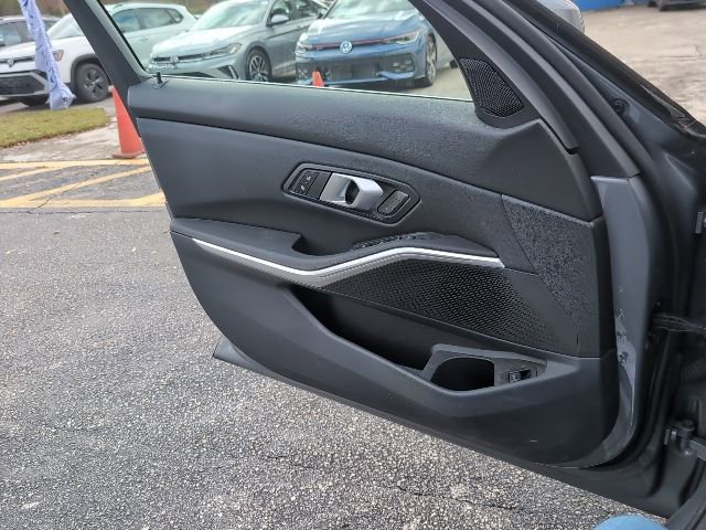 Used 2025 BMW 330i Sedan image 21