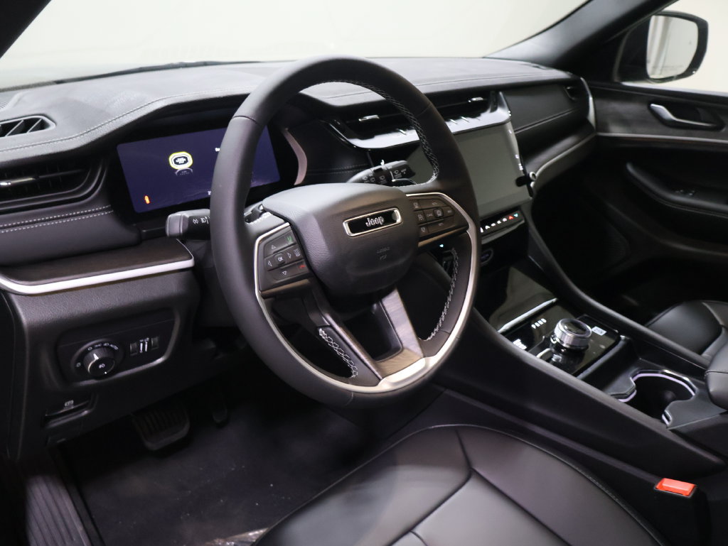 New 2027 Jeep Grand Cherokee Limited AWD/4WD image 19
