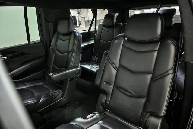 Used 2019 Cadillac Escalade ESV Platinum image 16