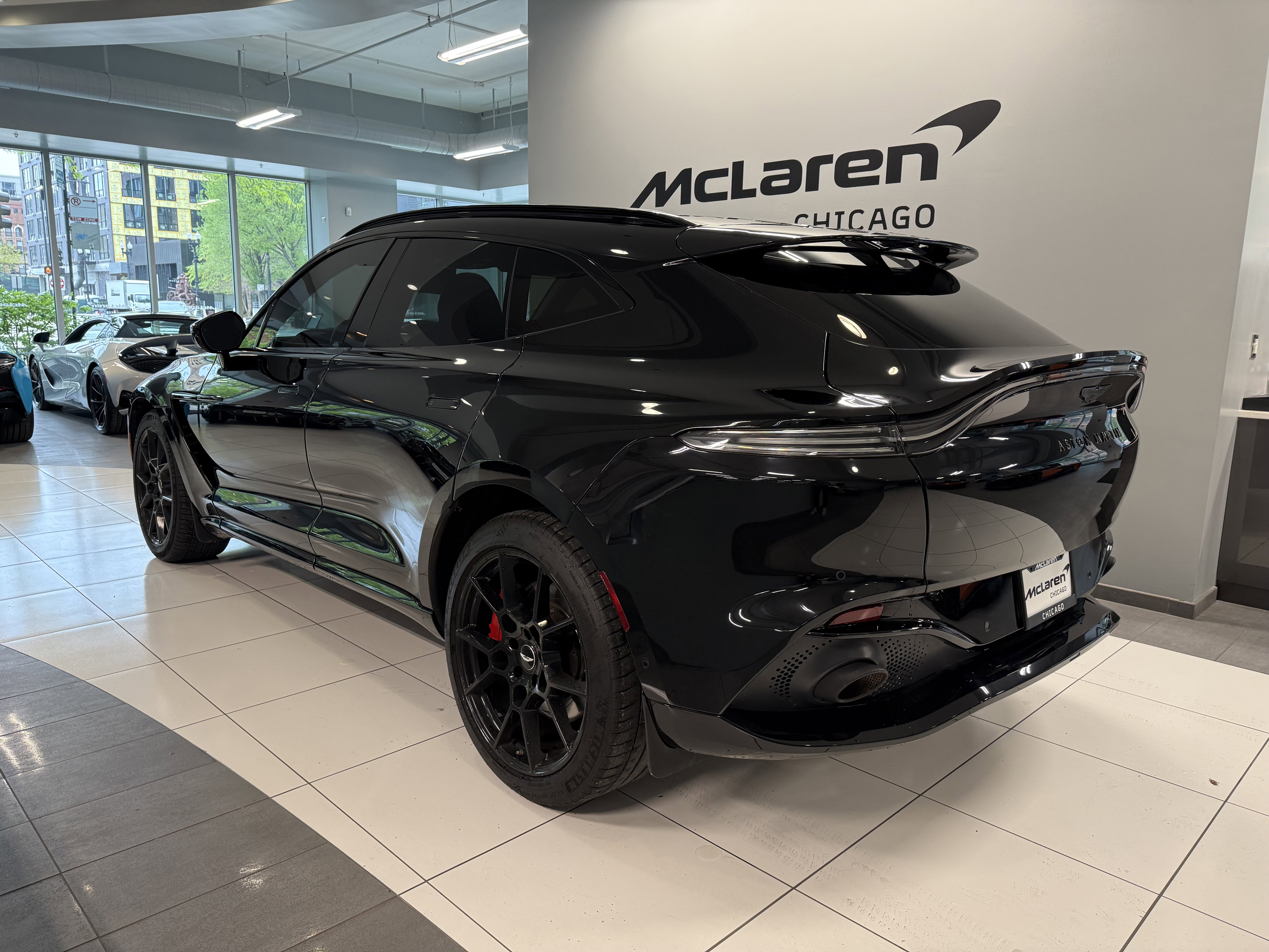 Used 2021 Aston Martin DBX AWD/4WD image 2