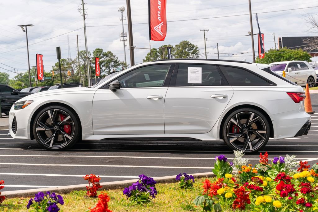 Used 2021 Audi RS 6 w/ Carbon Optic Package AWD/4WD image 24