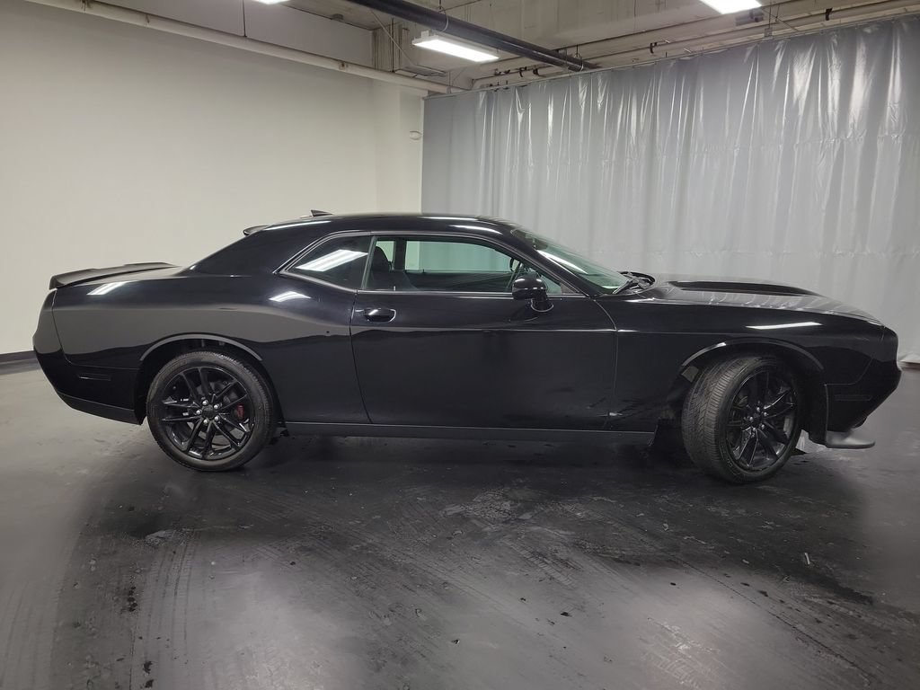 Used 2022 Dodge Challenger GT AWD/4WD image 9