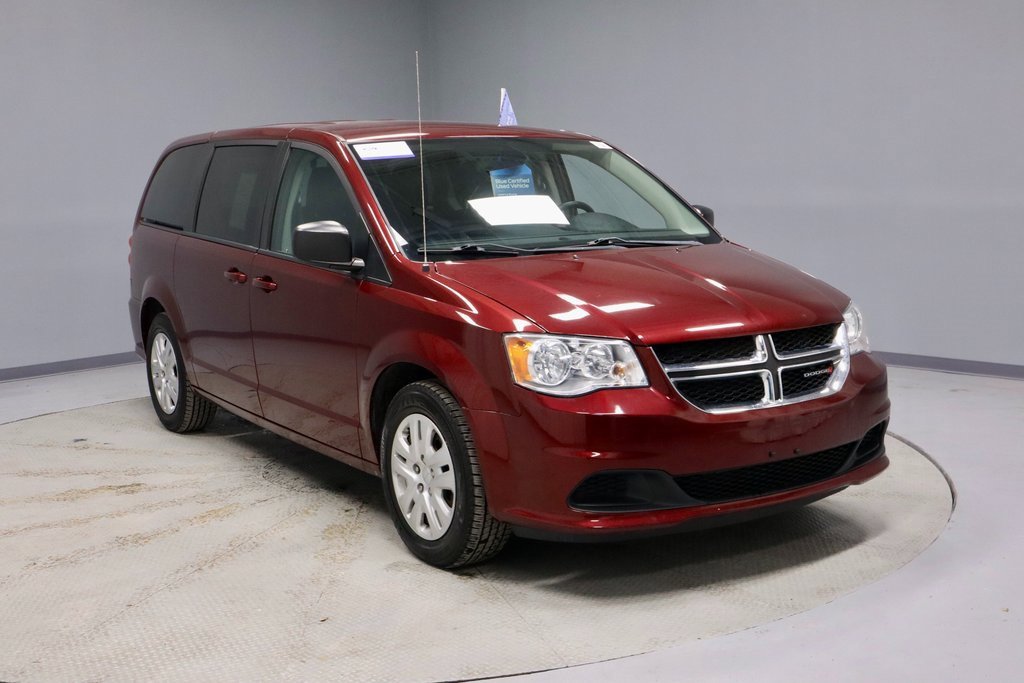 Used 2018 Dodge Grand Caravan SE w/ UConnect Hands-Free Group image 1